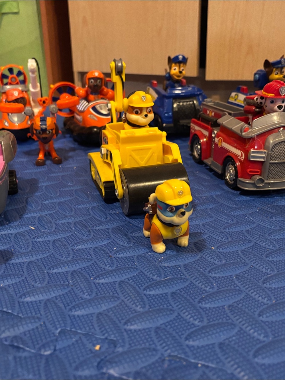 Paw Patrol vehicles and figure lot